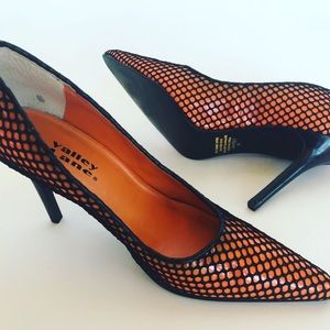Valley Lane black net stilettos women’s 6M orange